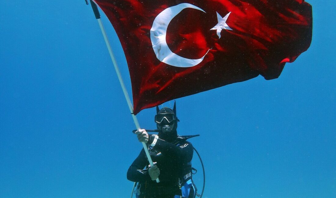 MUĞLA (AA) – Muğla'nın Fethiye ilçesinde bir grup dalgıç, 19