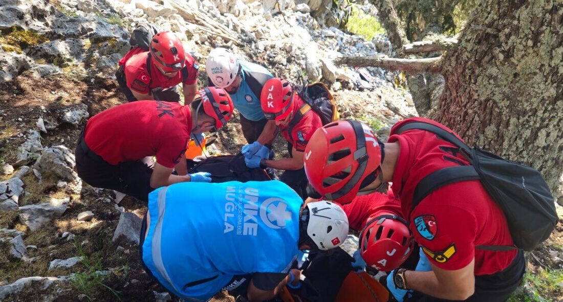 MUĞLA (AA) – Muğla'nın Fethiye ilçesinde kayalık alana düşen Alman