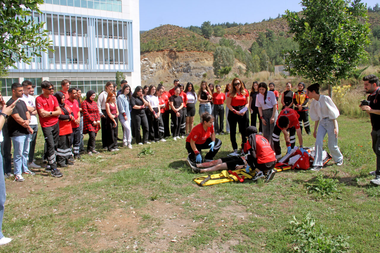 MUĞLA (AA) – Muğla'nın Fethiye ilçesinde üniversitede yapılan afet ve