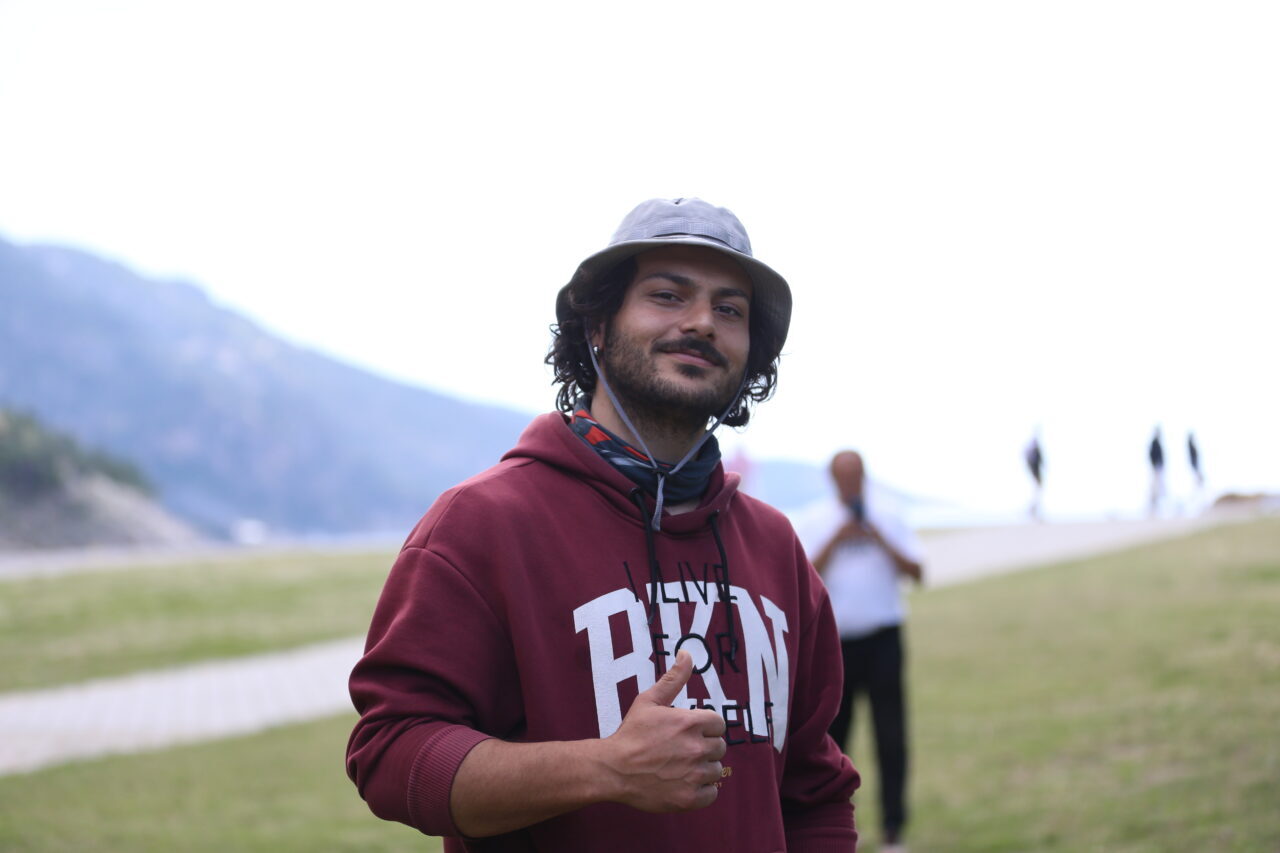 - Ölüdeniz Yamaç Paraşütü Pilotları Kooperatifi Yönetim Kurulu Üyesi Zafer