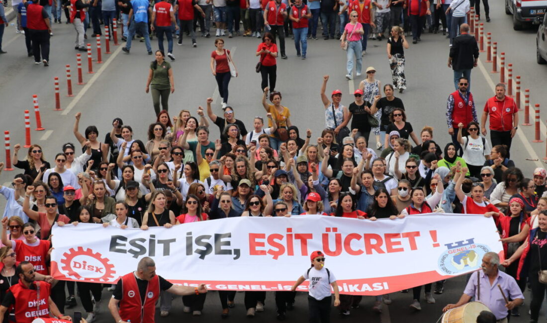 - DİSK Genel-İş Başkanı Remzi Çalışkan:
- "'Birine 3 verirken bize