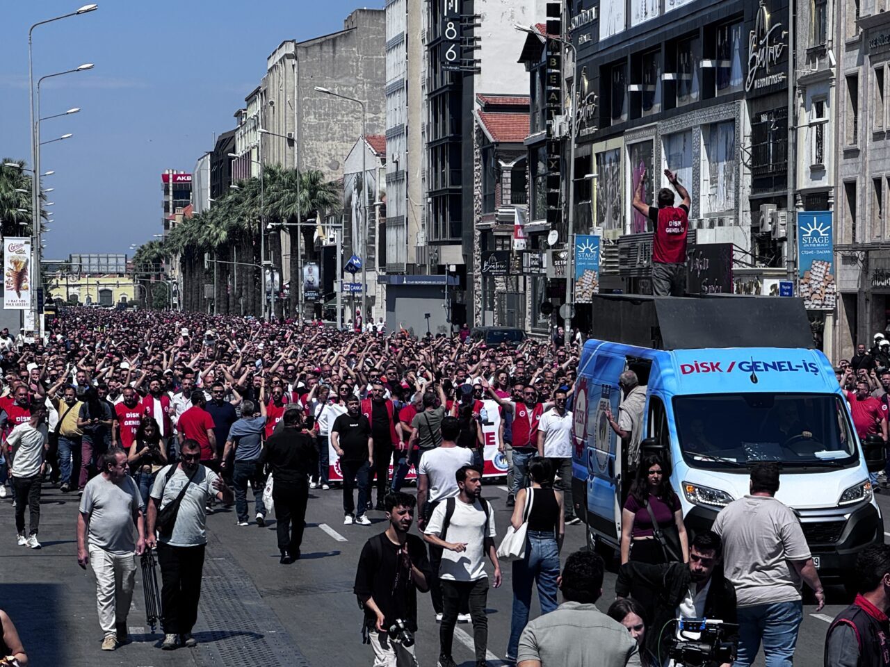 İZMİR (AA) – İzmir Büyükşehir Belediyesine bağlı iştiraklerde yaklaşık 23