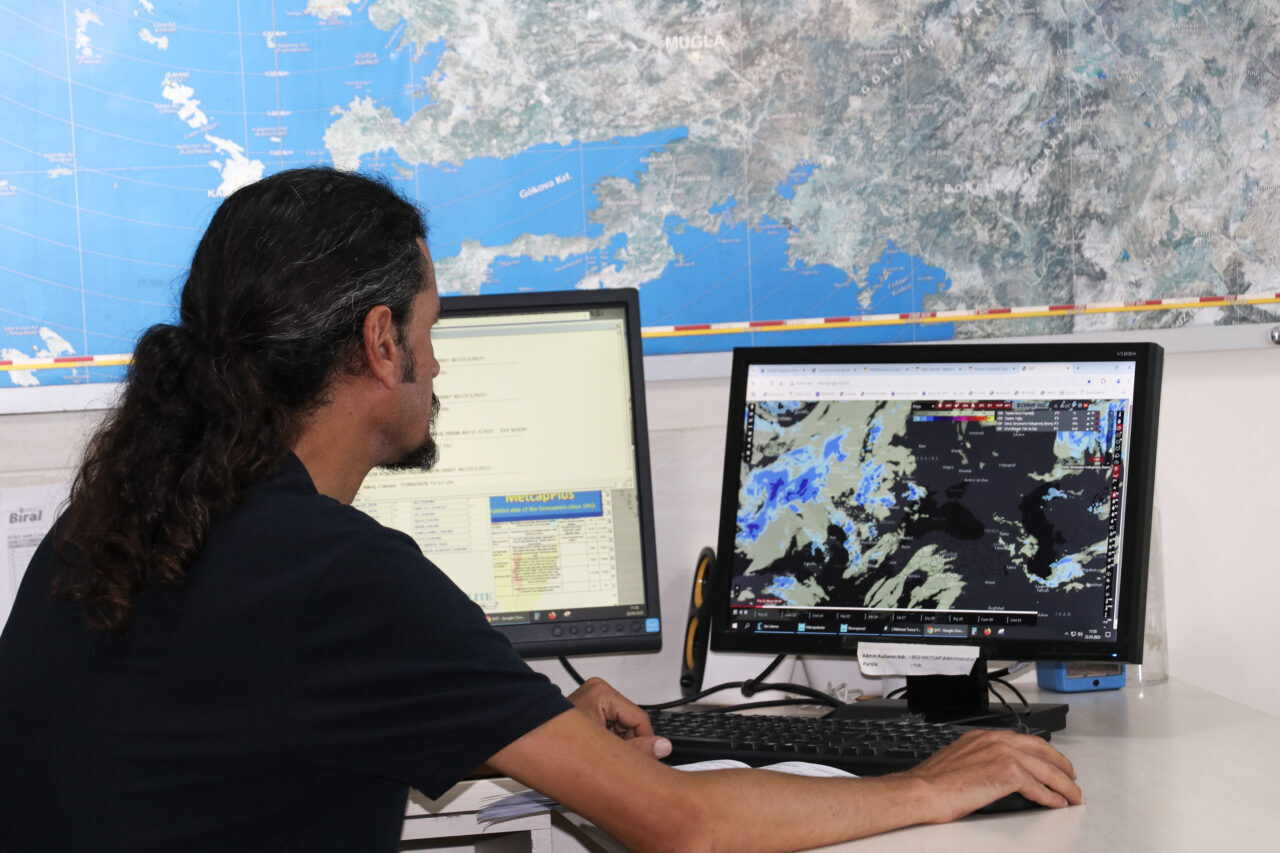 - Meteoroloji 2. Bölge Müdür Yardımcısı Rüştü Kırbaş:
- "İzmir'in Bayındır,