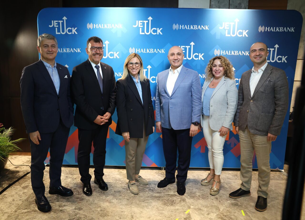 - Halkbank Genel Müdürü Osman Arslan:
- "Jet Luck Yarışması'nda yarışan