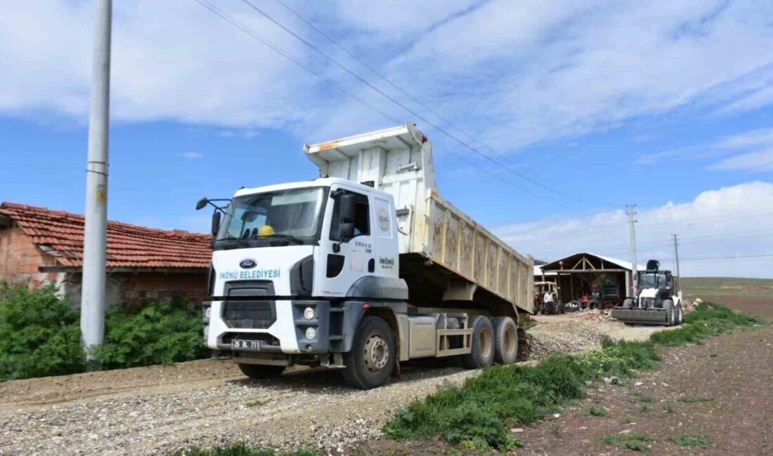 Eskişehir İnönü Belediyesi ilçeye bağlı dış mahallelerde yol yapım çalışmalarını