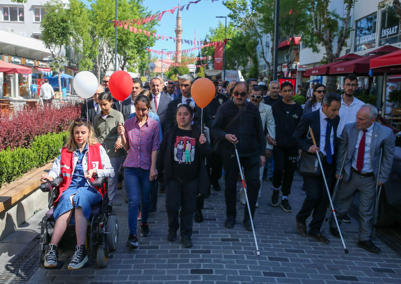 İZMİR (AA) – İzmir, Aydın ve Uşak'ta, Aile Haftası dolayısıyla
