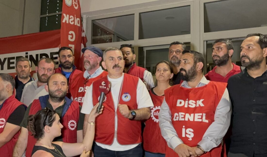 - Genel-İş İzmir 1 No'lu Şube Başkanı Engin Topal:
- "Sırtımızdaki