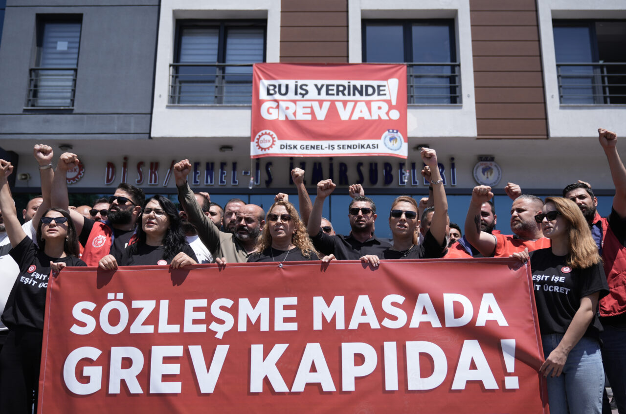 - Genel-İş İzmir 1 No'lu Şube Başkanı Engin Topal:
- "Yarın