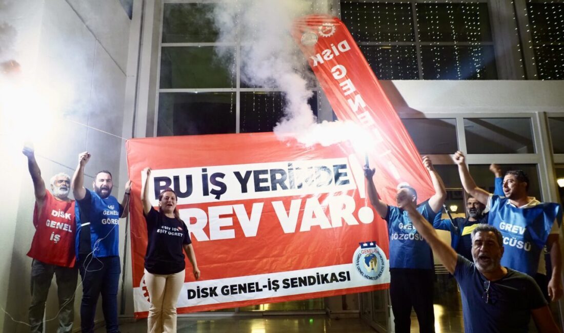 İZMİR (AA) – İzmir Büyükşehir Belediyesinde toplu iş sözleşmelerindeki anlaşmazlık