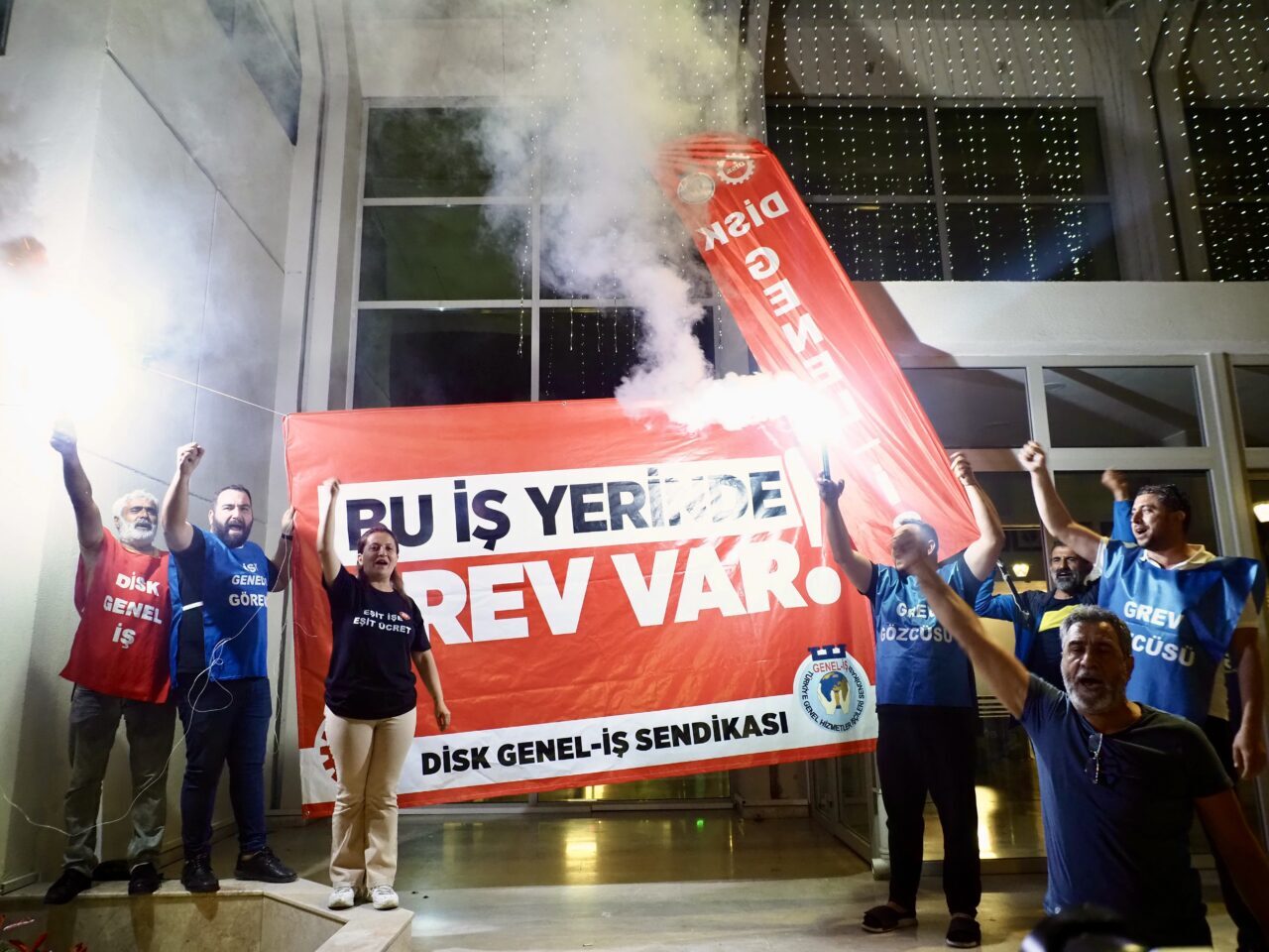 İZMİR (AA) – İzmir Büyükşehir Belediyesinde toplu iş sözleşmelerindeki anlaşmazlık