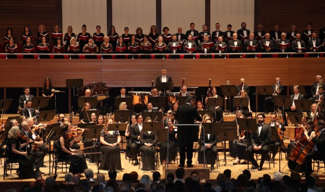 İZMİR (AA) – İzmir Devlet Senfoni Orkestrası, 50. konser sezonunu