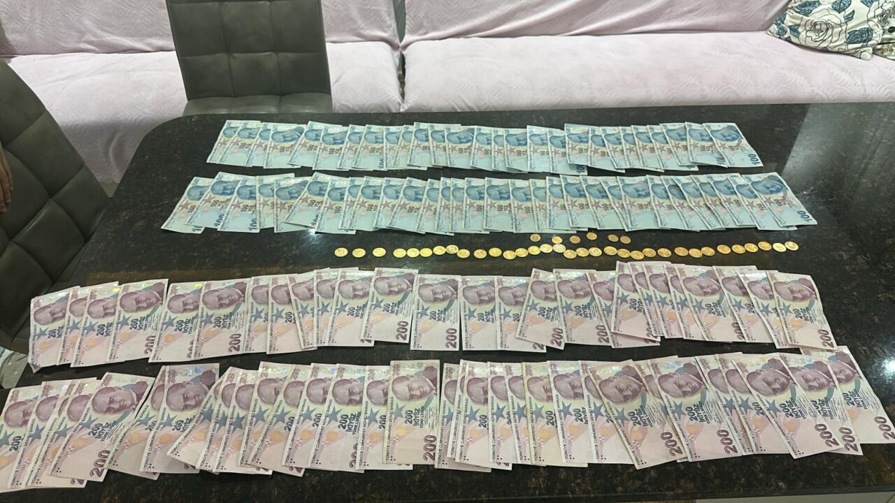 İZMİR (AA) – İzmir merkezli 5 ilde, Fetullahçı Terör Örgütünün