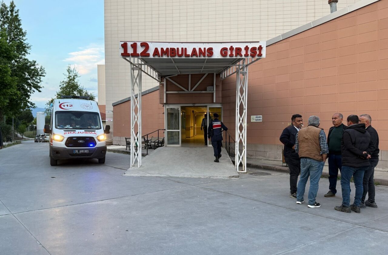 İZMİR (AA) – İzmir'in Tire ilçesinde tartıştığı 2 kişiyi silahla