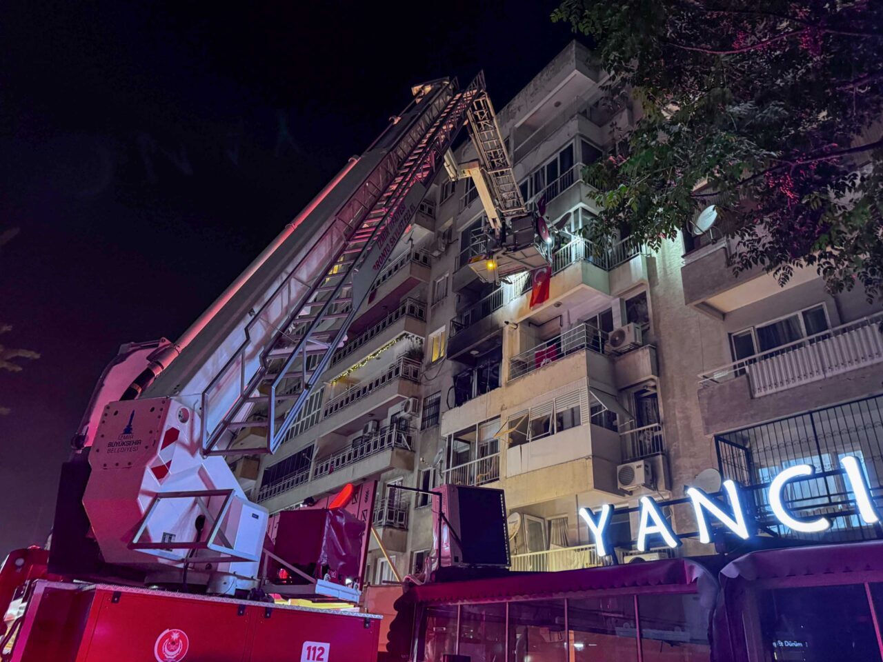 İZMİR (AA) – İzmir'in Bornova ilçesinde apartman dairesinde meydana gelen