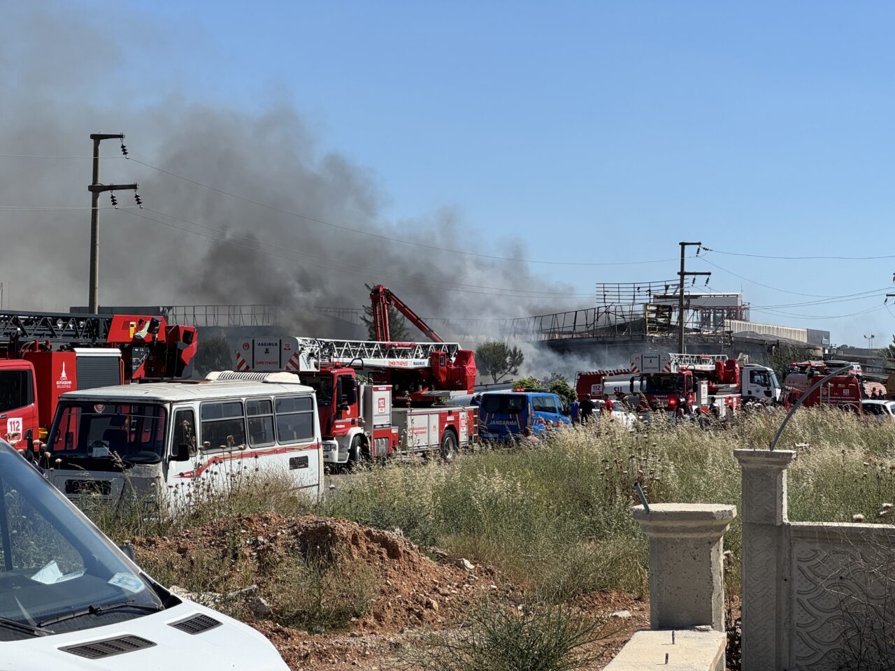 İZMİR (AA) – İzmir'in Torbalı ilçesinde sandalye fabrikasında çıkan yangına