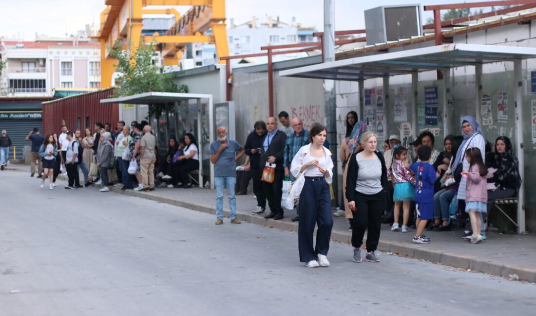 İZMİR (AA) – İzmir Büyükşehir Belediyesine bağlı iştiraklerde çalışan işçilerin