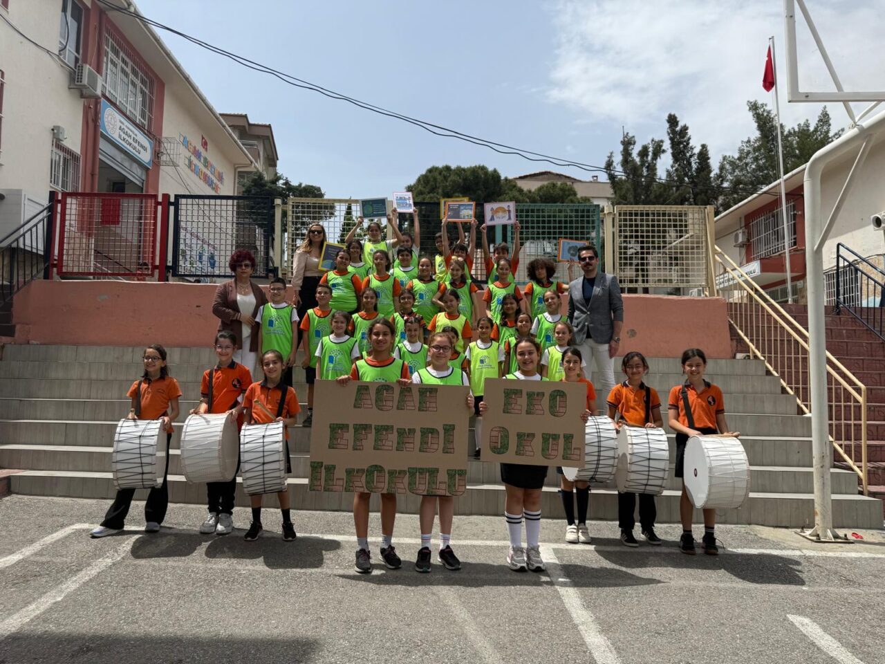 İZMİR (AA) – İzmir'de ilkokul öğrencileri, Eko Okul Projesi kapsamında