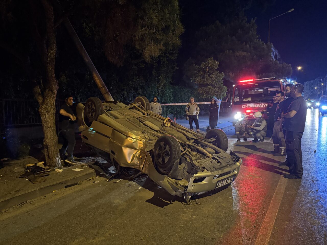 İZMİR (AA) – İzmir'in Konak ilçesinde kontrolden çıkarak takla atan