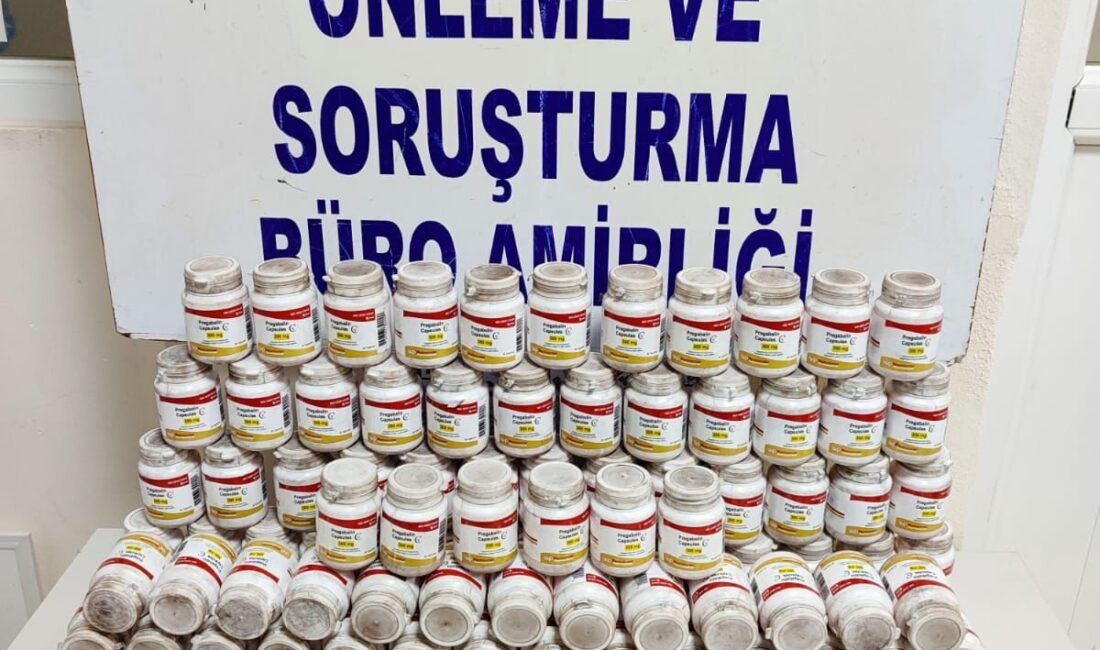 İZMİR (AA) – İzmir'in Menderes ilçesinde düzenlenen uyuşturucu operasyonunda gözaltına