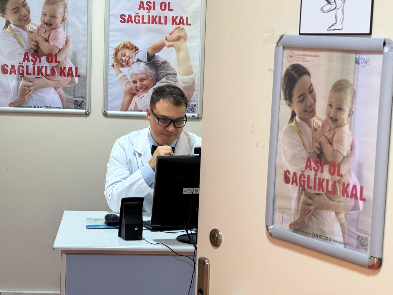 - Çevrim içi hizmet veren polikliniğe Türkiye'nin her yerinden başvuru