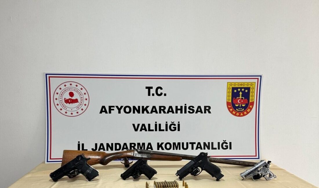 Afyonkarahisar’da katıldıkları düğünlerde ve eğlencelerde havaya rastgele ateş açan magandalar