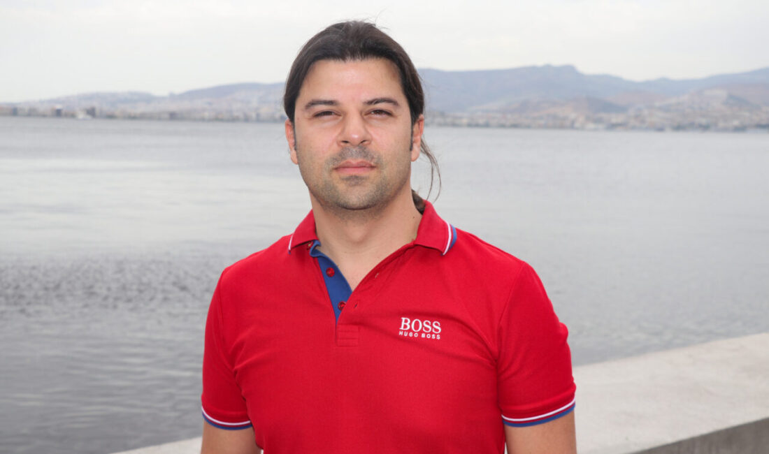 - 2. Karabağ Savaşı'nda mayına basarak bacaklarını kaybeden Azerbaycanlı Binbaşı