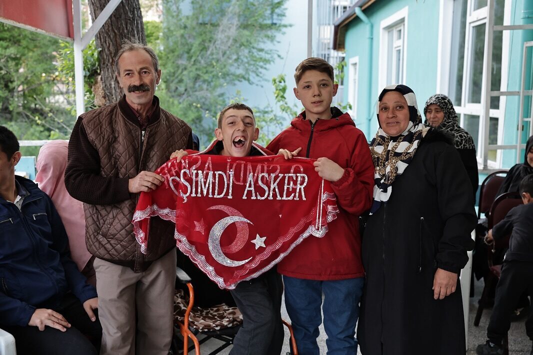KÜTAHYA (AA) – Kütahya’da askerlik yapma hayali kuran özel bireyler