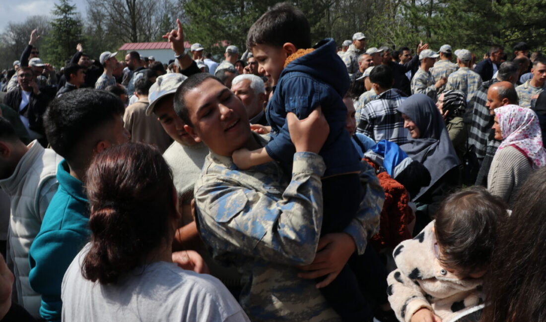 - Hava Er Eğitim Tugay Komutanı Tuğgeneral Mustafa Baş:
- "Ordu