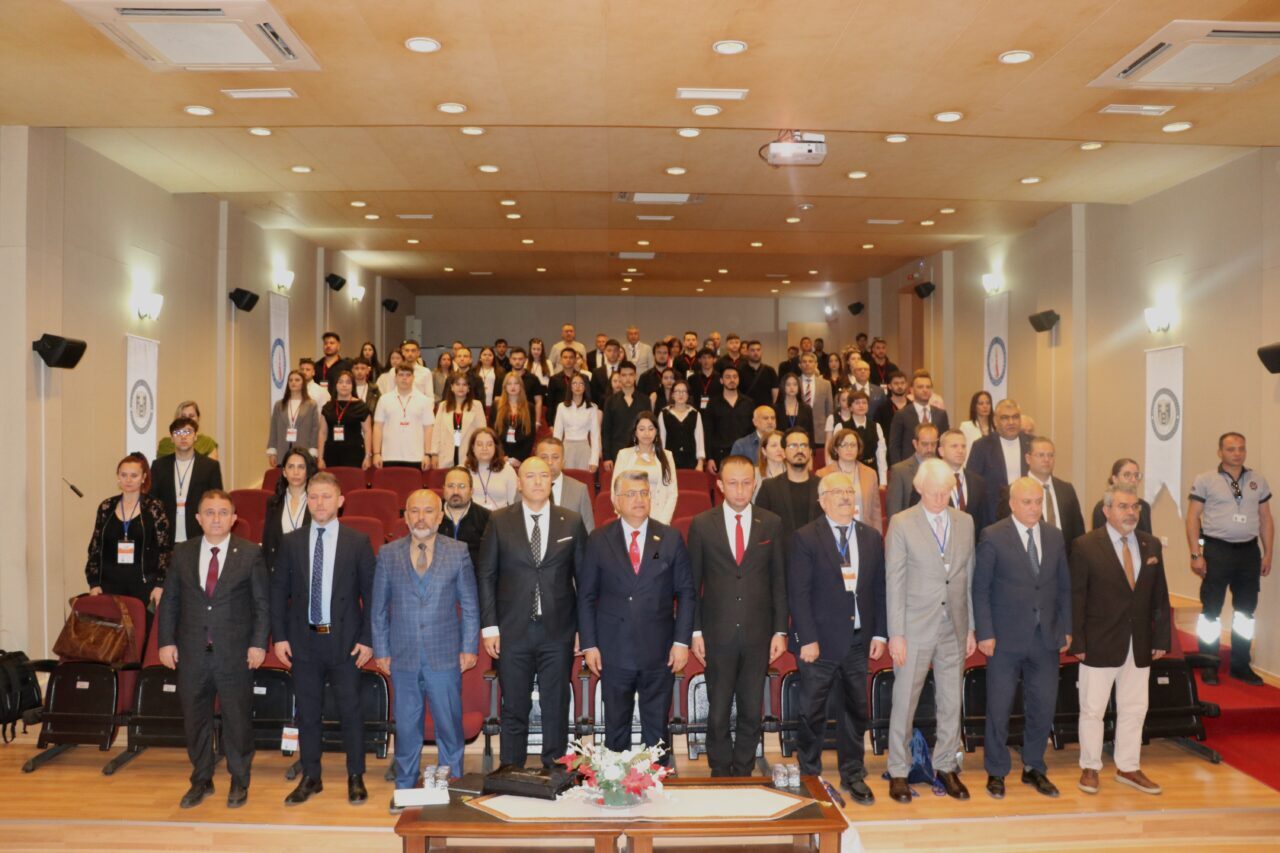KÜTAHYA (AA) – Kütahya Dumlupınar Üniversitesi ve Lojistik Derneği (LODER)