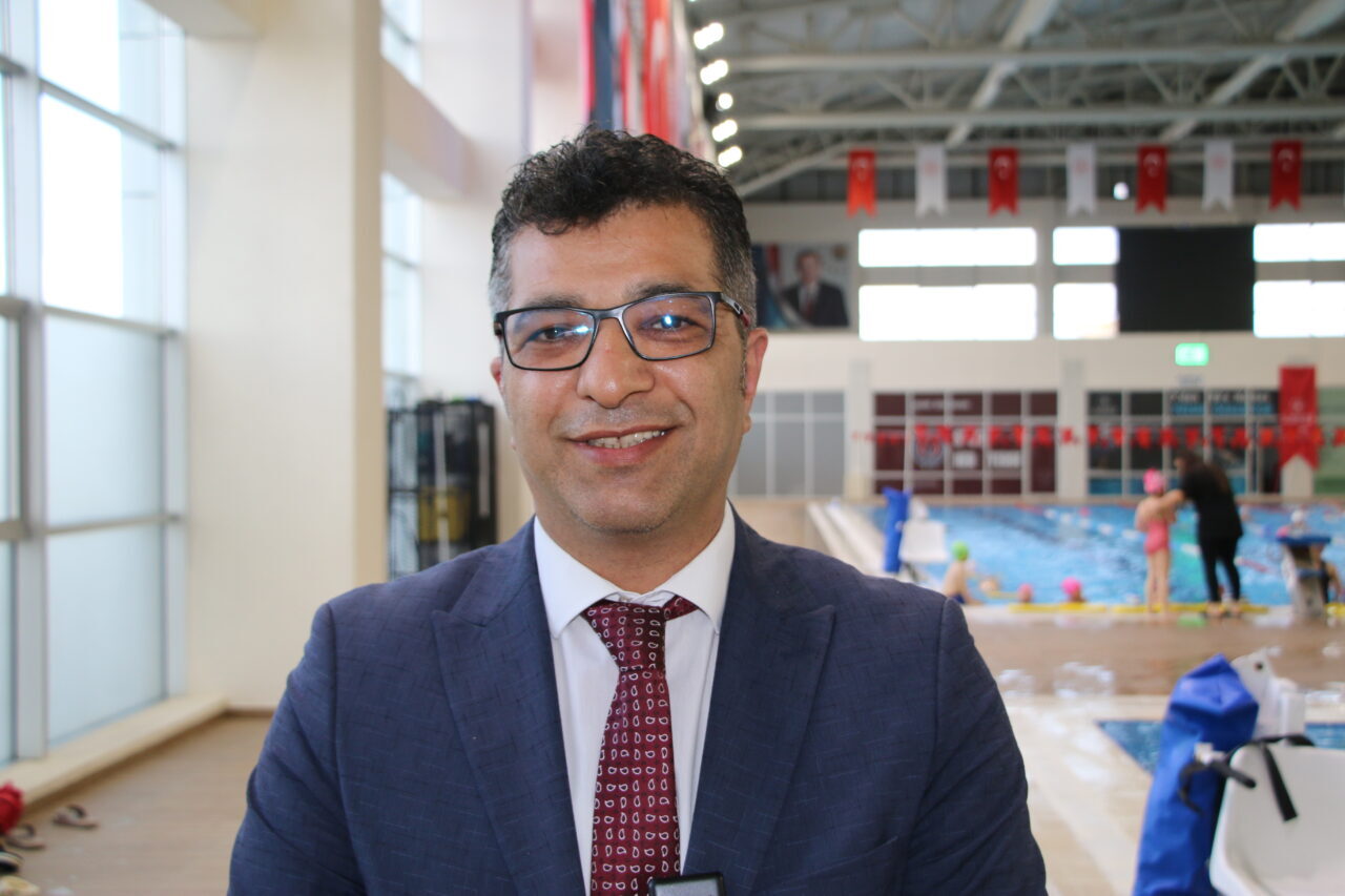 KÜTAHYA (AA) – Gençlik ve Spor Bakanlığınca yürütülen "Yüzme Bilmeyen