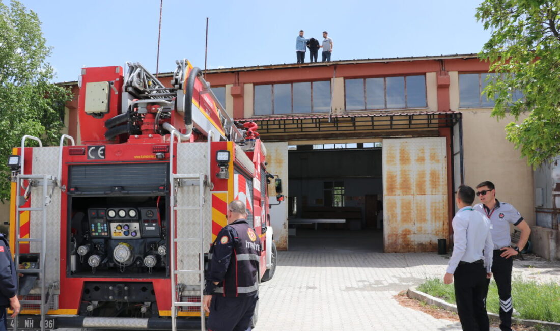 KÜTAHYA (AA) – Kütahya'da hırsızlık yaptığı iddia edilen şüpheli, kovalamaca