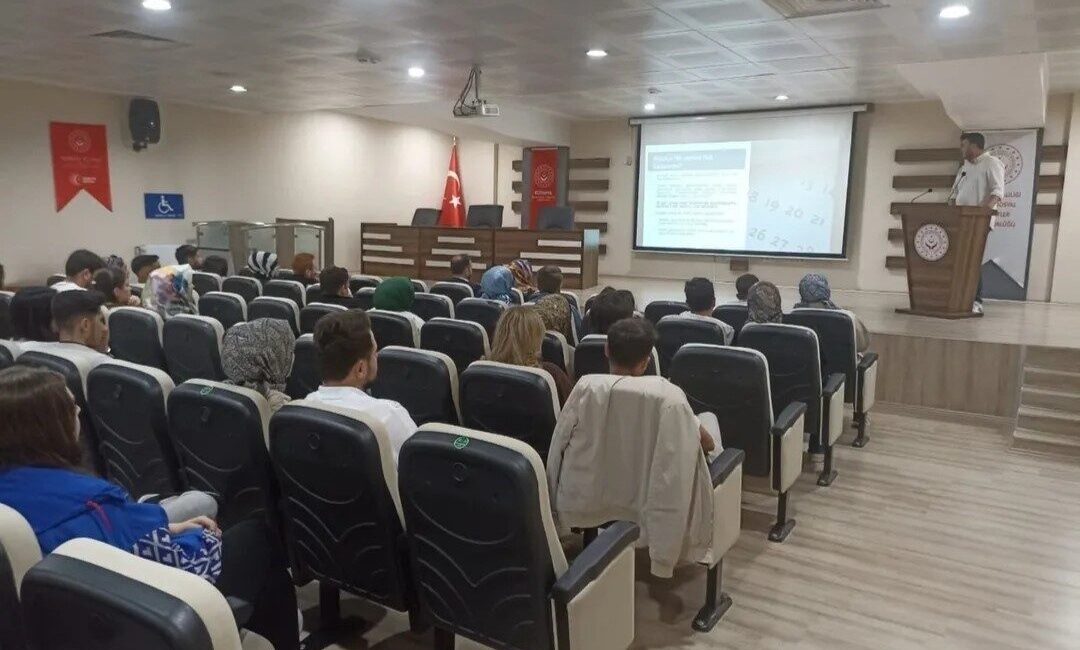 Kütahya Aile ve Sosyal Hizmetler İl Müdürlüğü tarafından genç çiftlere