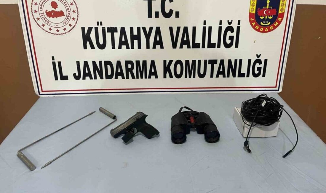 Kütahya’nın Gediz ilçesinde jandarmanın izinsiz kazı yapan şahıslara yönelik gerçekleştirdiği