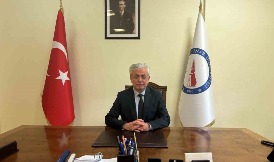 Kütahya Dumlupınar Üniversitesi (DPÜ) İlahiyat Fakültesi Dekanı Prof. Dr. İsmail