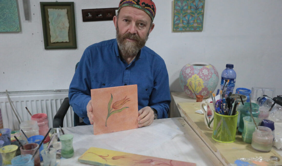 - Çini sanatçısı İsmail Yiğit:
- "Eserlerimde bir yandan geçmişe saygı
