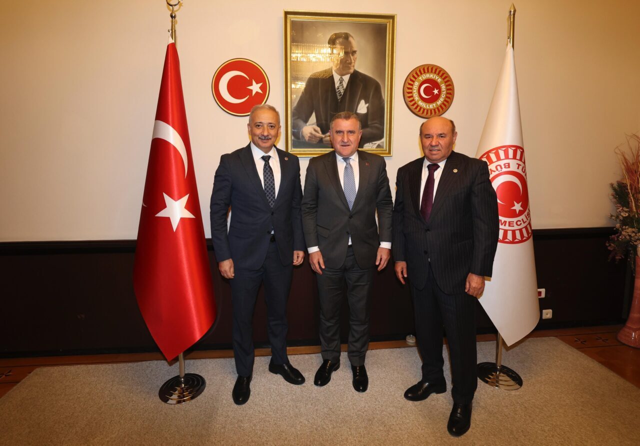 MUĞLA (AA) – Muğla'nın Marmaris ilçesinde içinde gençlik merkezi, tenis