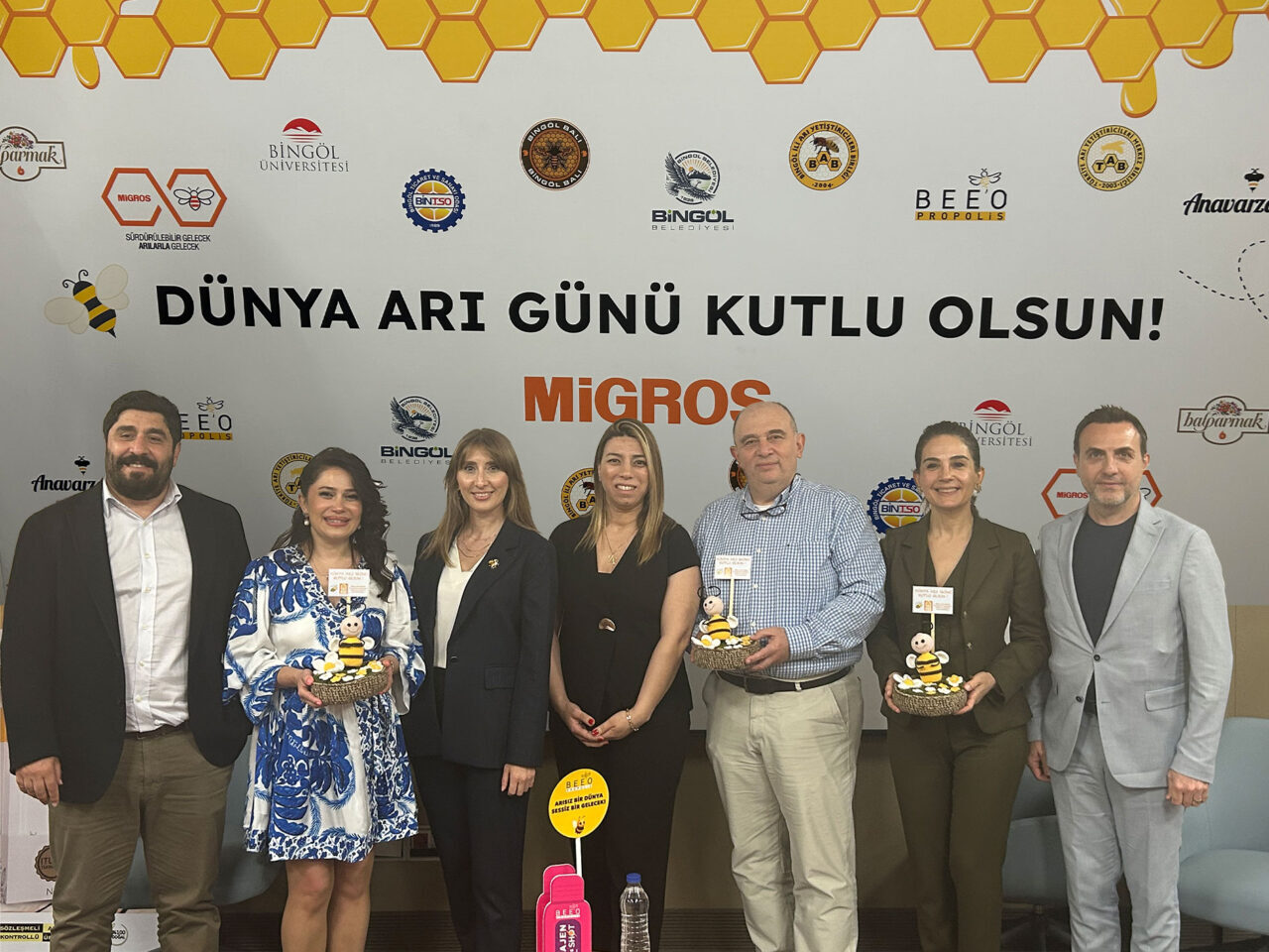 - Migros Grubu Pazarlama İcra Kurulu Üyesi Ekmel Baydur:
- "Arıcılığın