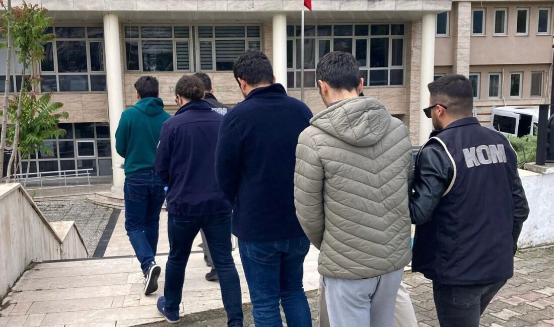 MUĞLA (AA) – Muğla ve Manisa'da FETÖ'ye yönelik operasyonda gözaltına