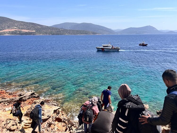 - Göçmen kaçakçısı olduğu iddiasıyla 1 şüpheli gözaltına alındı