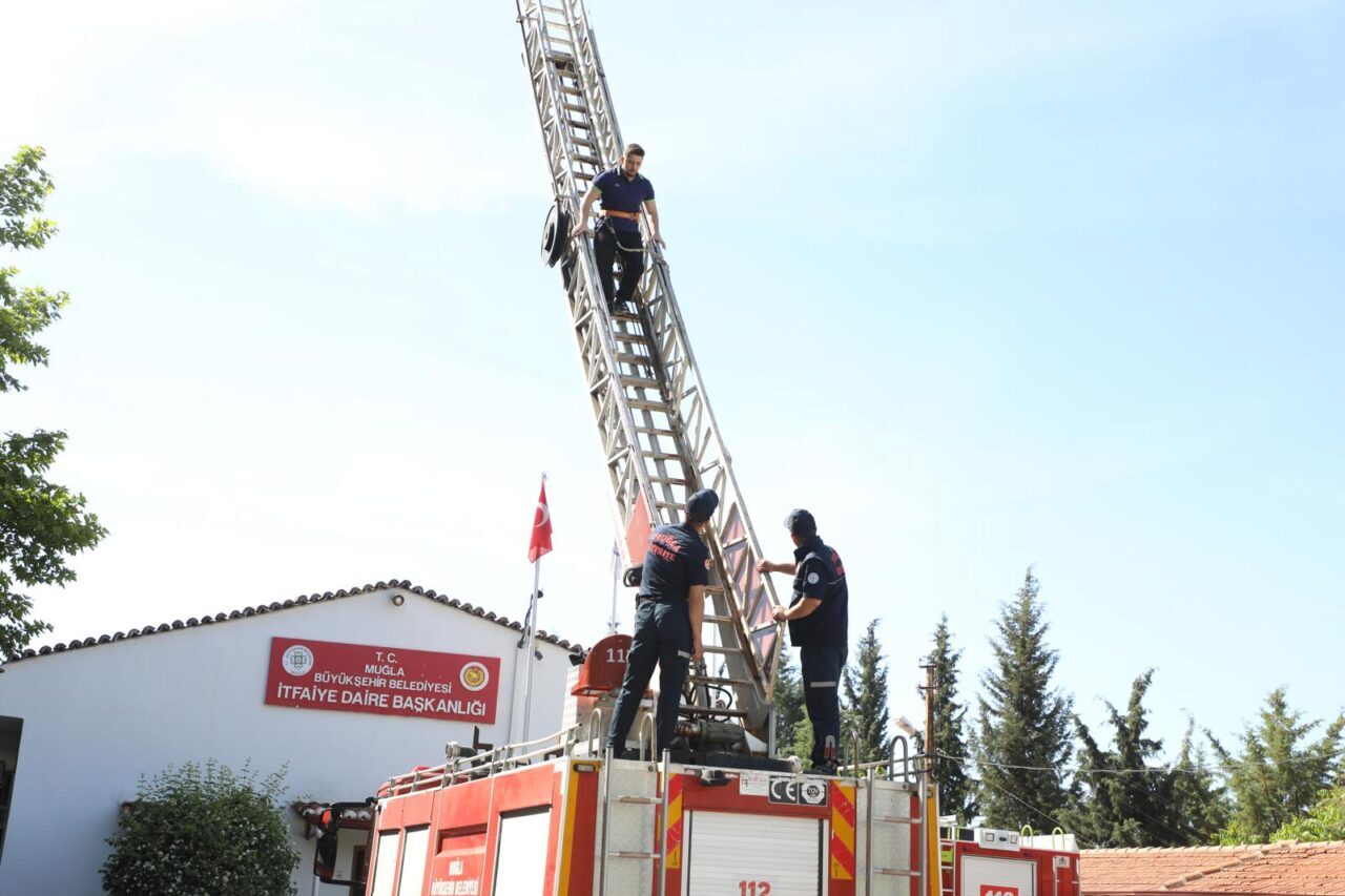MUĞLA (AA) – Muğla'da 286 aday, itfaiye eri olmak için