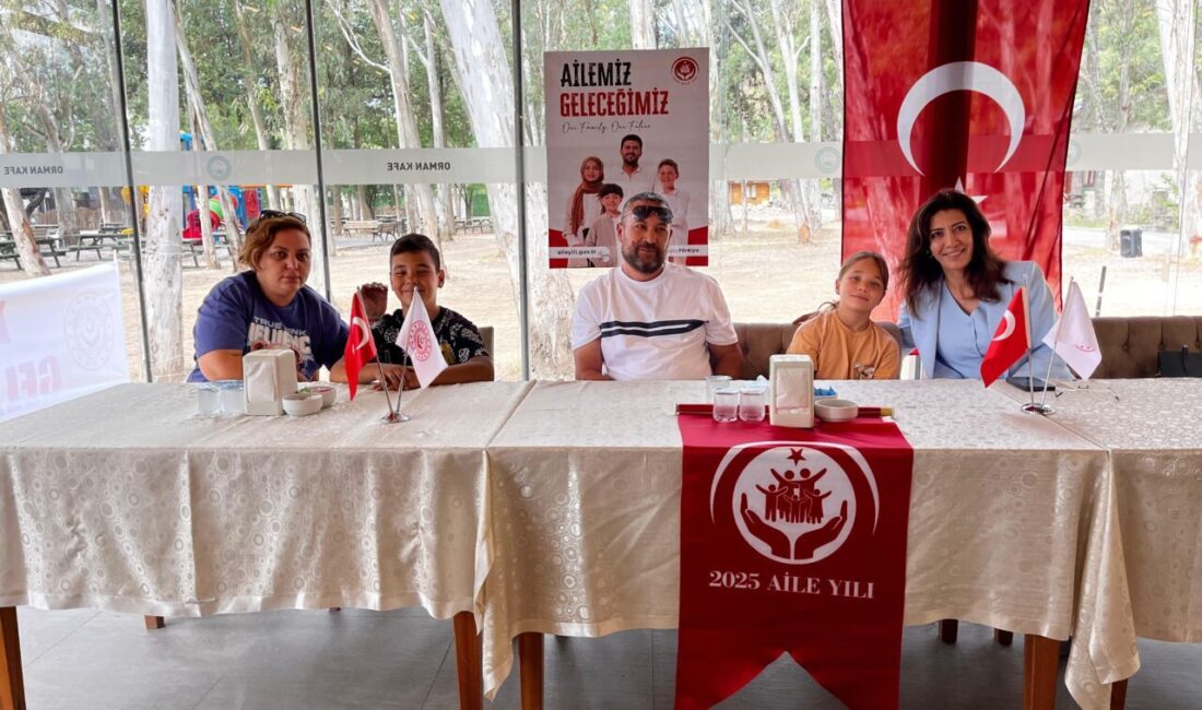 MUĞLA (AA) – Muğla'nın Ula ilçesinde düzenlenen "dijital detoks" etkinliği