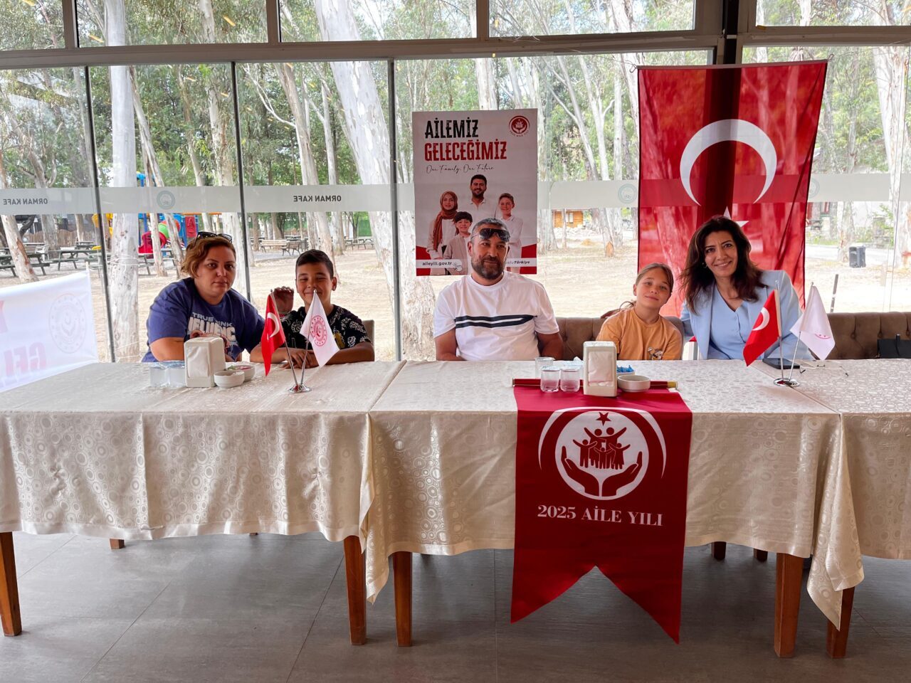 MUĞLA (AA) – Muğla'nın Ula ilçesinde düzenlenen "dijital detoks" etkinliği