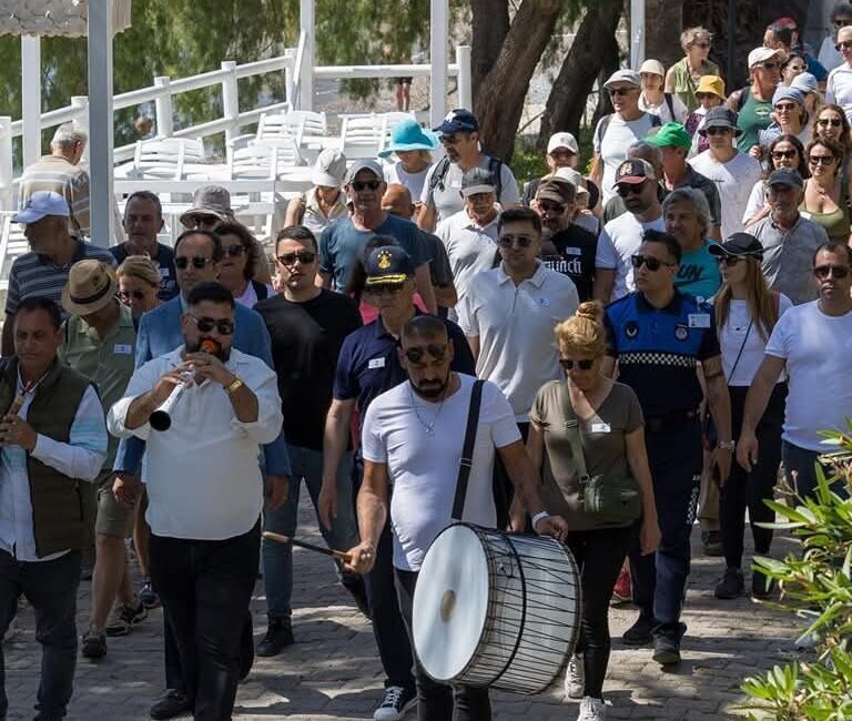 MUĞLA (AA) – Muğla'nın Datça ilçesinde düzenlenen Akdeniz'den Ege'ye Dostluk