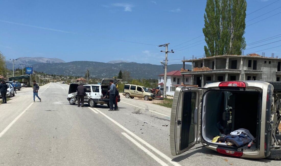 MUĞLA (AA) – Muğla'nın Seydikemer ilçesinde iki otomobilin çarpışması sonucu