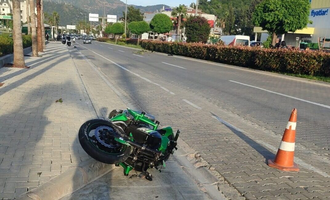MUĞLA (AA) – Muğla'nın Marmaris ilçesinde motosikletin çarptığı çocuk hayatını