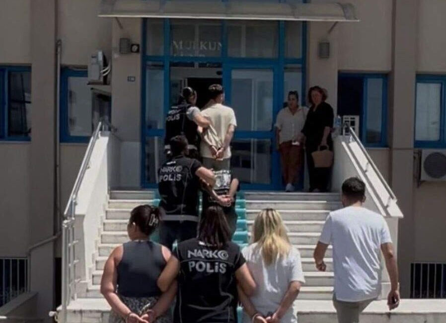 MUĞLA (AA) – Muğla'da uyuşturucu ticareti yaptıkları iddiasıyla gözaltına alınan