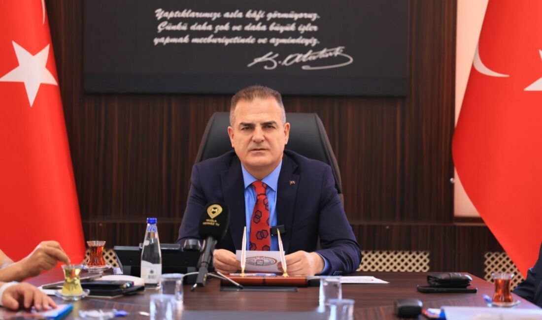 - Vali İdris Akbıyık:
- "Her yıl milyonlarca turist ilimizi ziyaret
