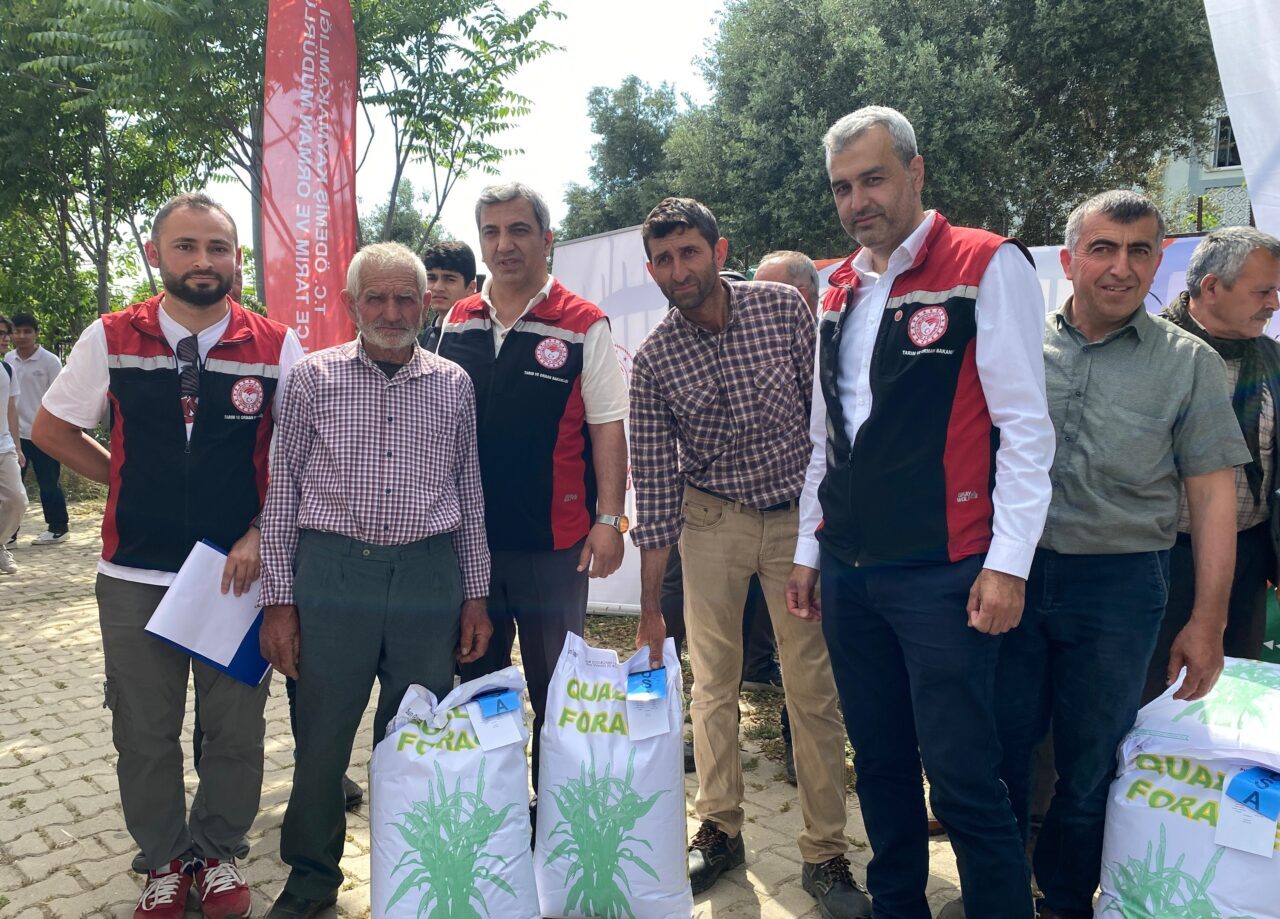 İZMİR (AA) – İzmir'in Ödemiş ilçesinde çiftçilere yüzde 50 hibe