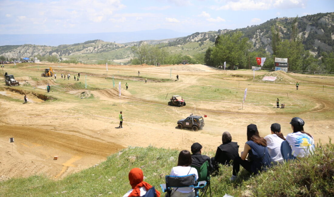 DENİZLİ (AA) – Denizli'nin Babadağ ilçesinde düzenlenen off-road etkinliğinde Türkiye'nin
