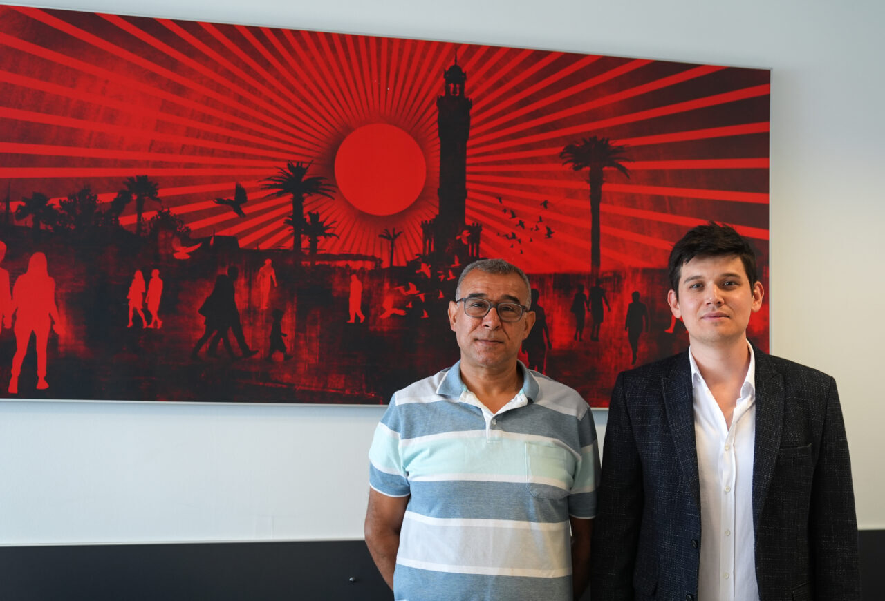 - İzmir'de şiddetli göğüs ağrısı şikayetiyle özel bir hastanenin acil